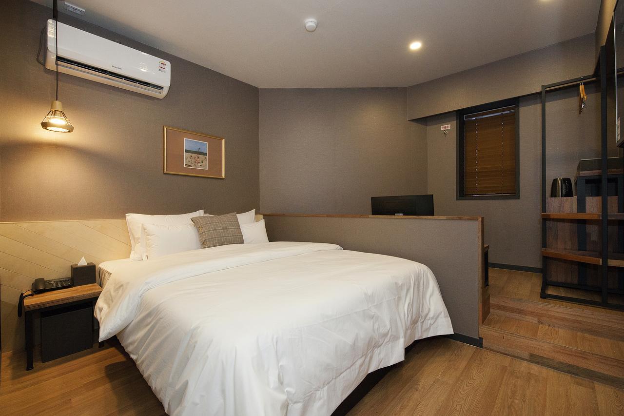 The Hotel Gray Busan Bagian luar foto