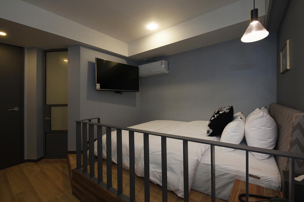The Hotel Gray Busan Bagian luar foto